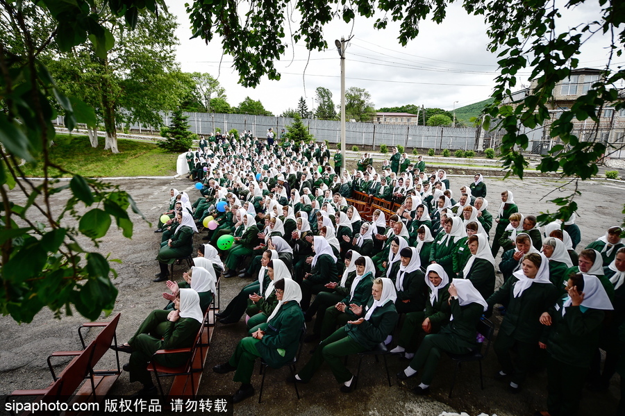 不輸超模！俄羅斯女子監(jiān)獄舉行時裝秀