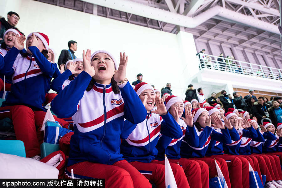 2018平昌冬奧會：冰球女子小組賽 朝鮮拉拉隊長笑容甜美